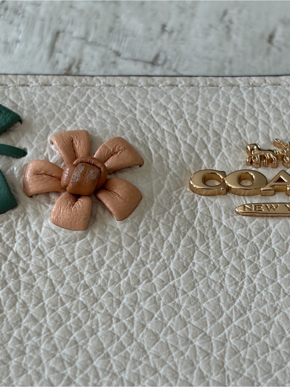 Coach Medium ID Zip Wallet with Floral Whipstitch in Chalk Pebbled Leather - Picture 13 of 15